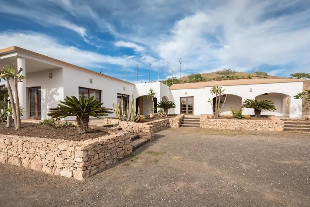 Casa El Kornao, Fuerteventura contacts